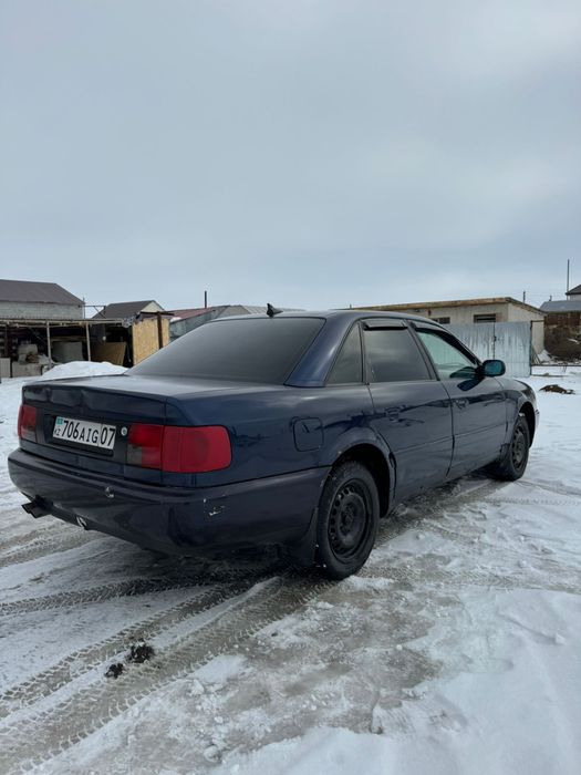 На продаже Audi a6 c4