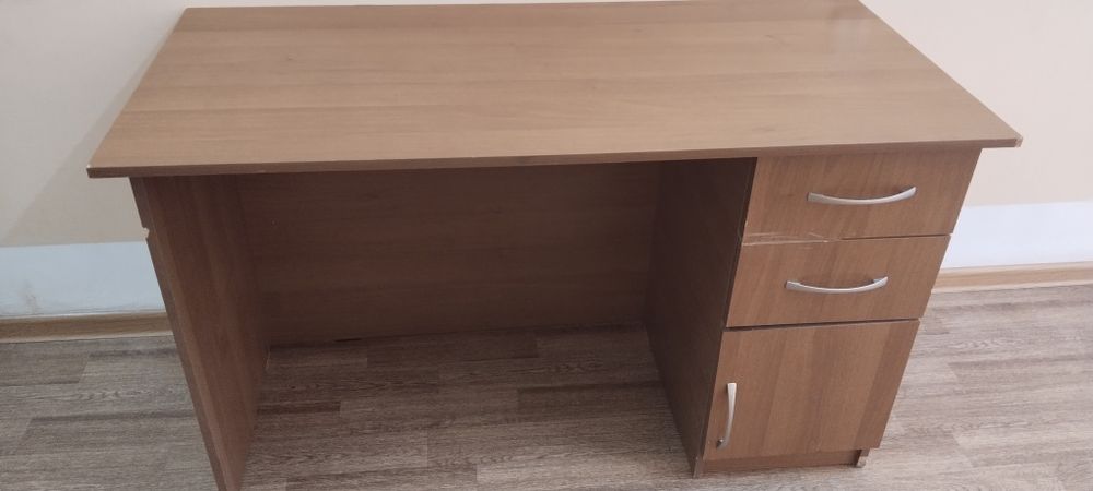 Стол компьютерный, мебель, шкаф