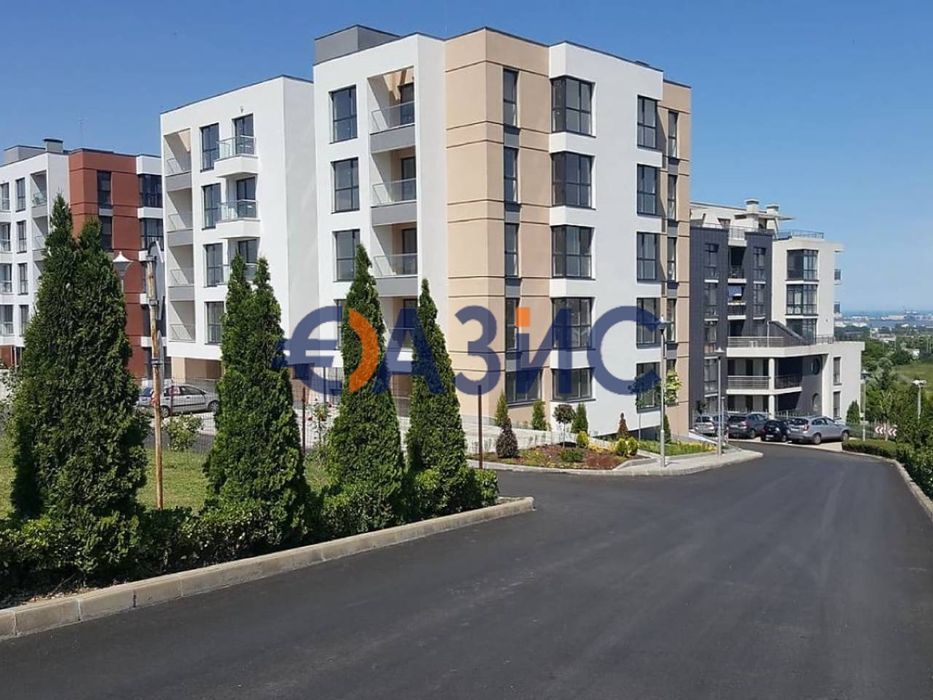 Продава се Тристаен апартамент в Бургас, Център - 89 кв.м за 1209 €/кв.м - Снимка #4