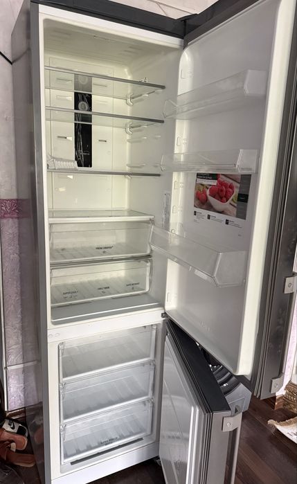 Холодильник почти новый