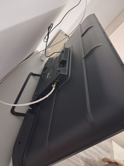 Televizor Smart TV 100 cm (40"inch) – stare foarte bună