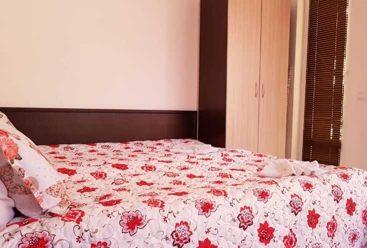 Дава се под наем Двустаен апартамент в Бургас, Лазур - 55 кв.м за 229.5 € - Снимка #1