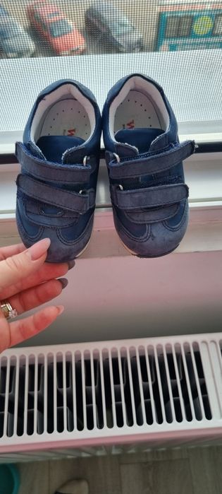 Adidasi bebe din piele