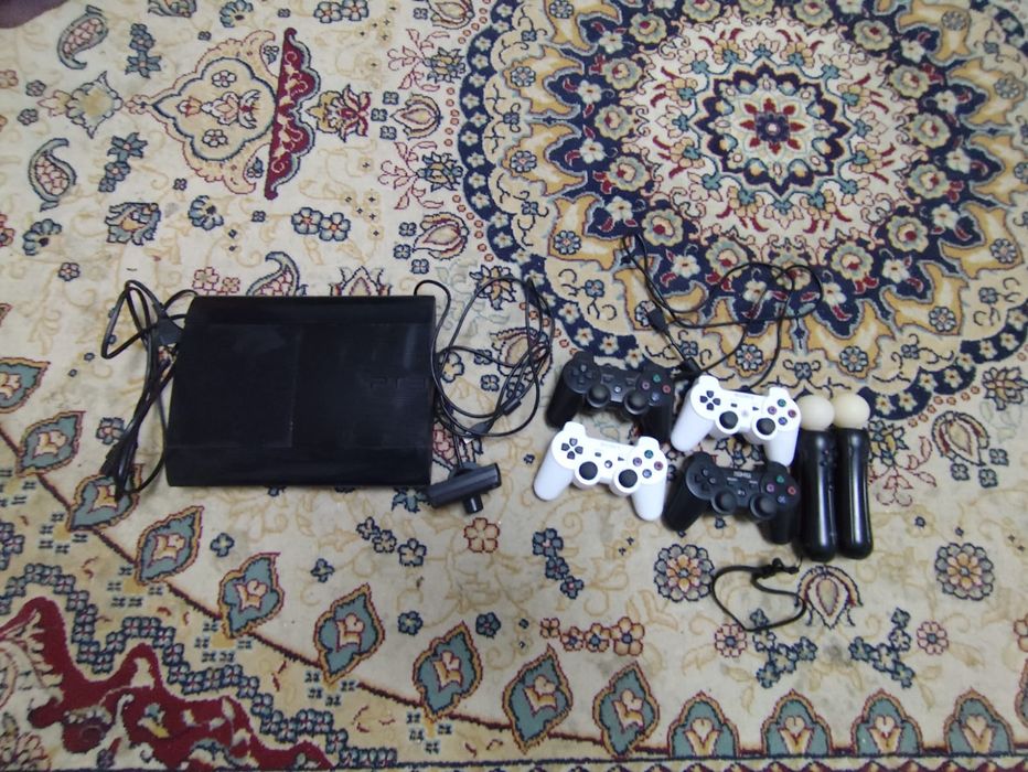 Продаю сони PS 3 супер слим