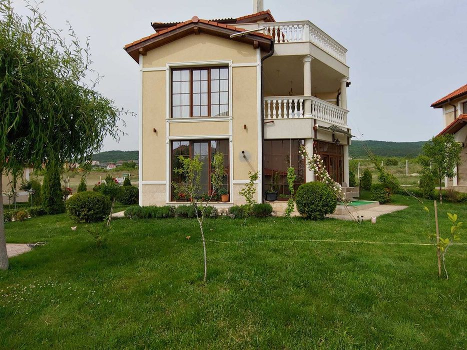 Продава се Къща в с. Кошарица, Област Бургас - 208 кв.м за 1419 €/кв.м - Снимка #1