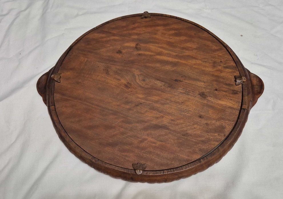 Стар Дърворезбован Поднос в чудесно състояние ф 42 см