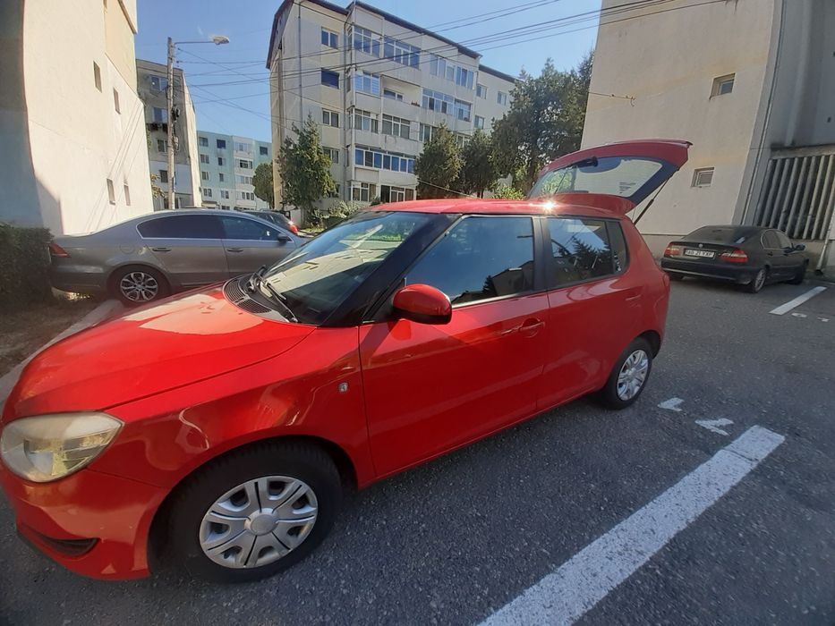 Vând skoda fabia benzină 1 .2 benzină 2011 euro 5 înmatriculat în România,  stare foarte bună  putere 86 cp distribuție schimbata în 2025