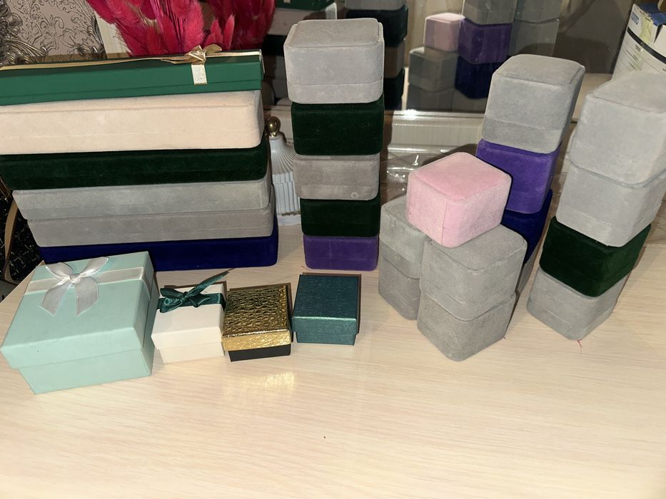 Футляры для украшения