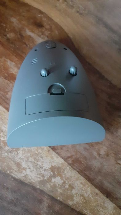 часовник настолен със секундарник и аларма REEKO