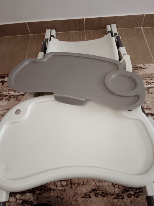 Măsuță pentru bebeluși