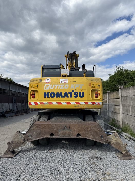 Komat’su PW160  Caterpillar TH360B