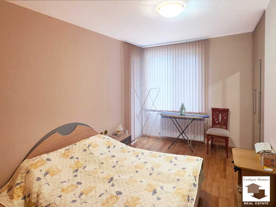 104993 Просторен тристаен апартамент до ОУ Емилиян Станев, В. Търново