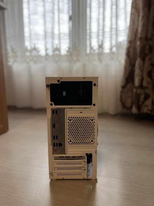 PC Gaming de Vânzare – Performanță Excelenta,  Stare Impecabilă, BONUS