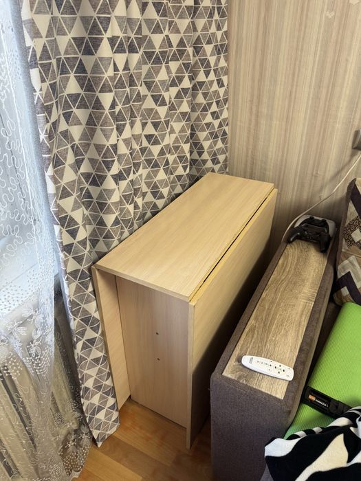 Продам стол книжка