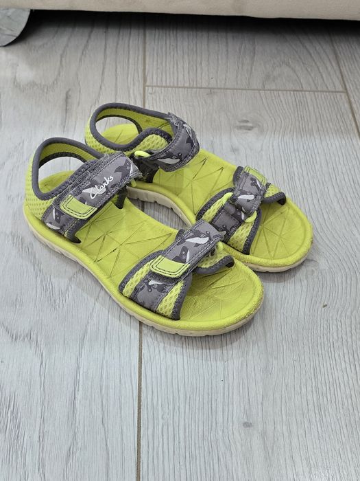 Детские босоножки Clarks б/у