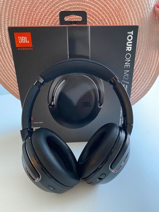 Слушалки безжични JBL Tour One M2 като нови