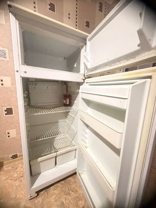 Продам холодильник