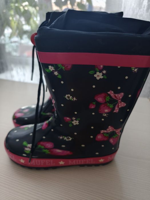 Резиновые сапоги на девочку