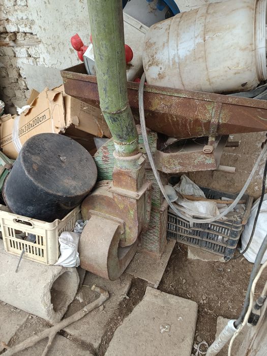 Продавам фуражомелка