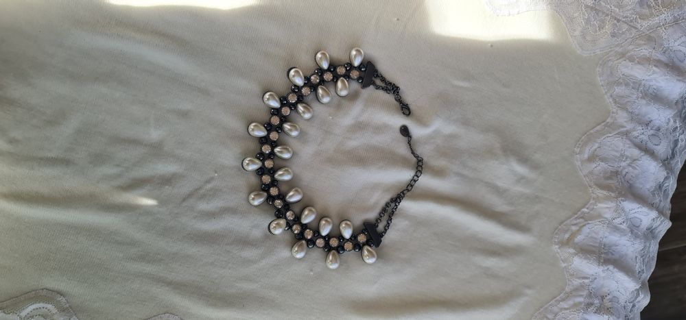 Ефектни колиета запазени.