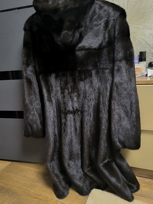 Продам норковую шубу