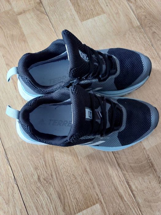 Adidas  TERREX nr 37.