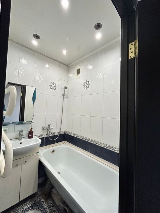 3 бөлмелі пәтер ұзақ мерзімге жалға беріледі