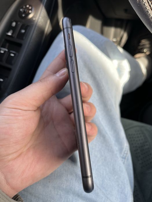 Продам iphone11 на 128 гб