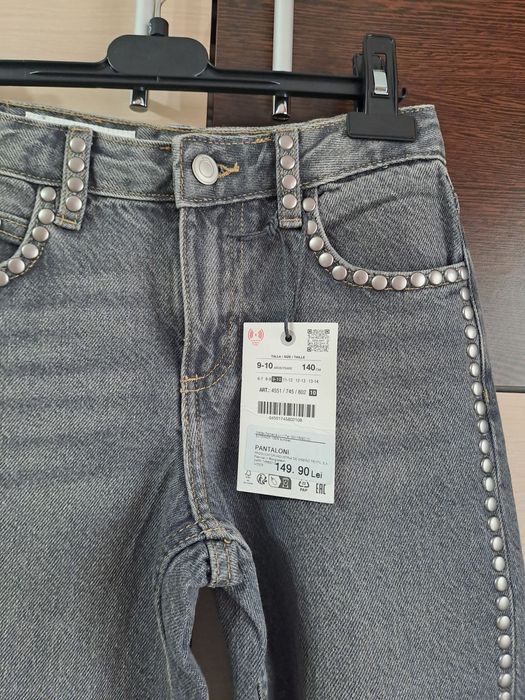 Blugi noi zara marimea 140