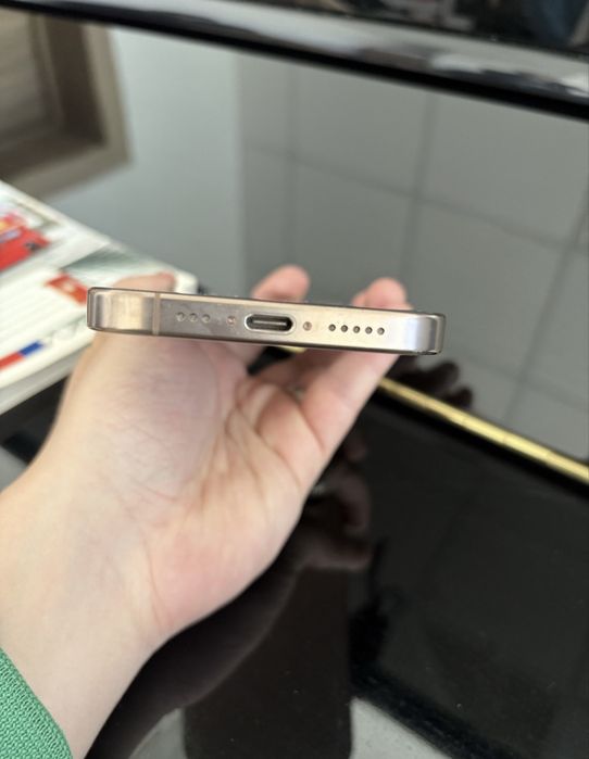 Iphone 16 pro, с гарантией