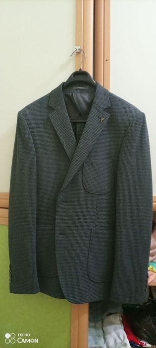 Kastyum pidjak sotiladi