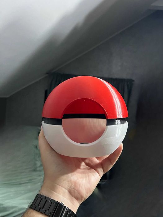 Căsuță pentru hamster tip Pokéball – spațioasă și adorabilă