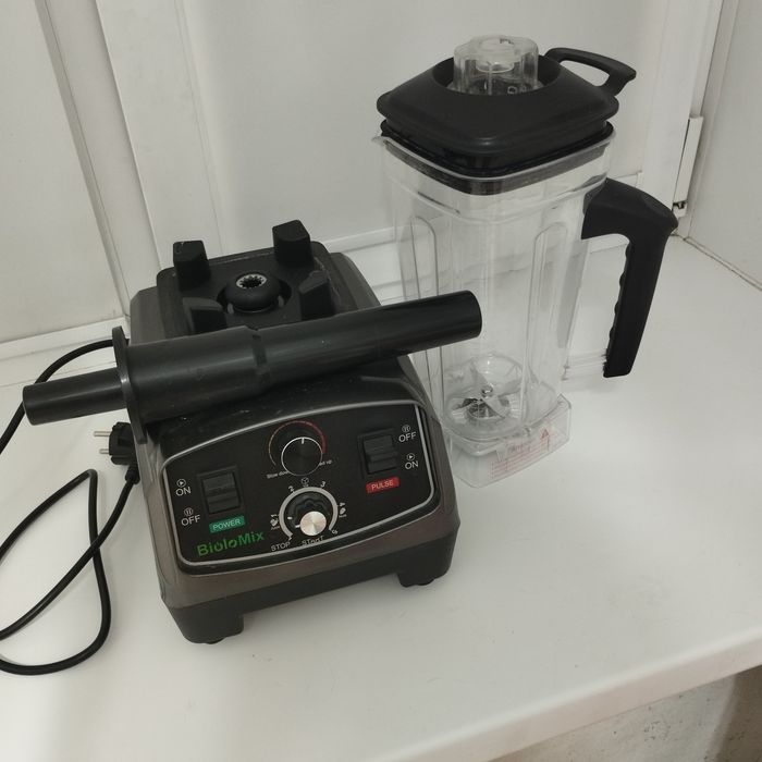 Блендер BioloMix