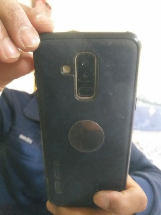 Самсунг а6+сотилади