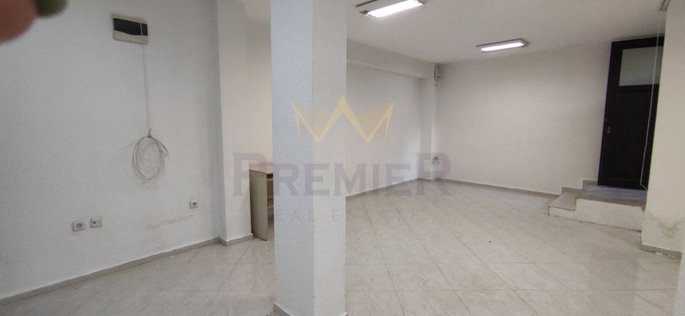 Дава се под наем Офис в Варна, Център - 70 кв.м за 357 € - Снимка #3