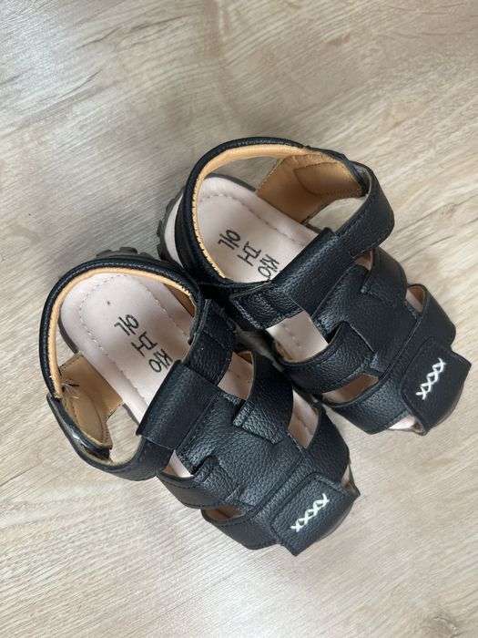 Продам новые сандали