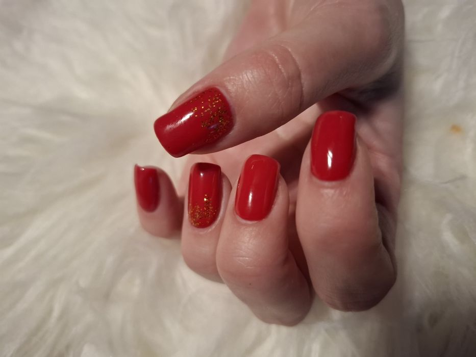 Unghii cu gel/oja semipermanenta