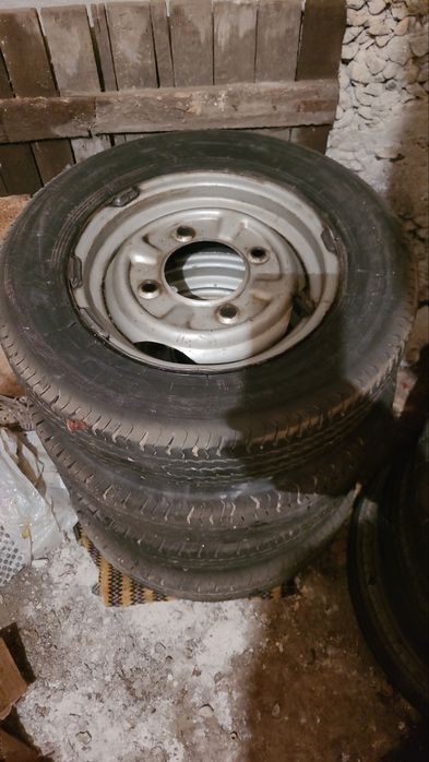 Джанти с външни и вътрешни гуми от Трабант