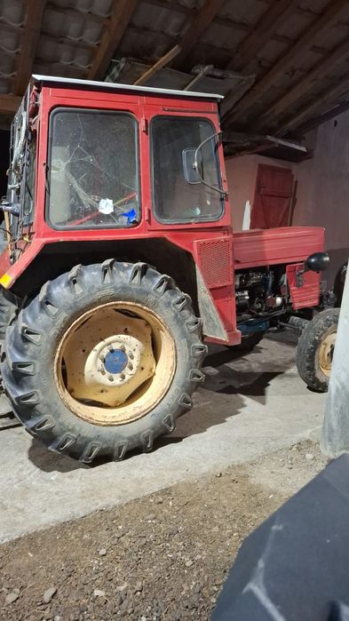 Tractoare universal  445