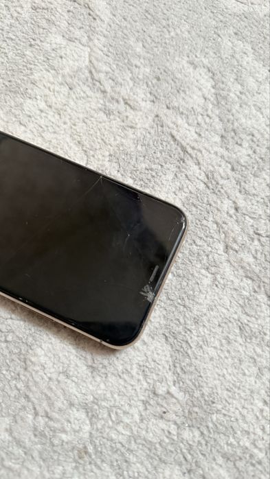iPhone 11 pro в среднем состояний