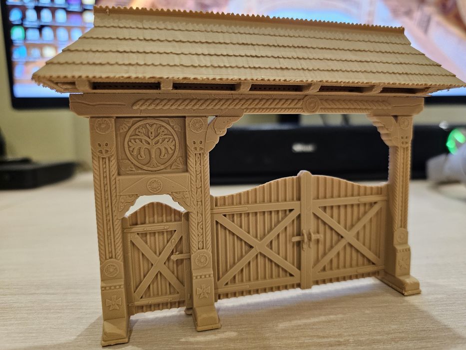 Vând Poartă Maramureșeană Decorativă în Miniatură