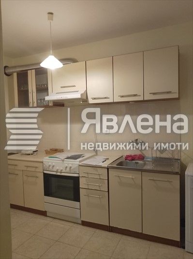 Дава се под наем Двустаен апартамент в Бургас, Меден рудник - зона Б - 60 кв.м за 230 € - Снимка #2