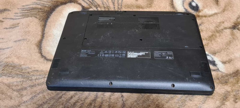 Laptop Acer de 13" cu procesor Celeron N3350,4 Gb RAM si SSD de 120 Gb
