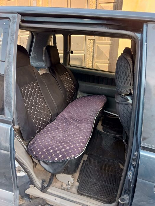 Mitsubishi Space runner 1991