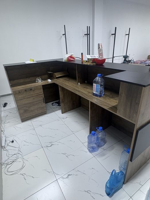 Продам ресепшн большой