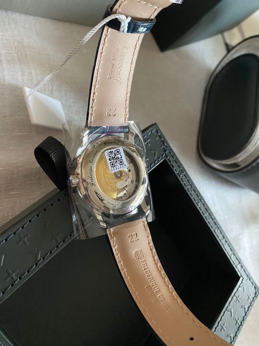 Frederique Constant classics heart beat moonphase date 40mm Чисто нов