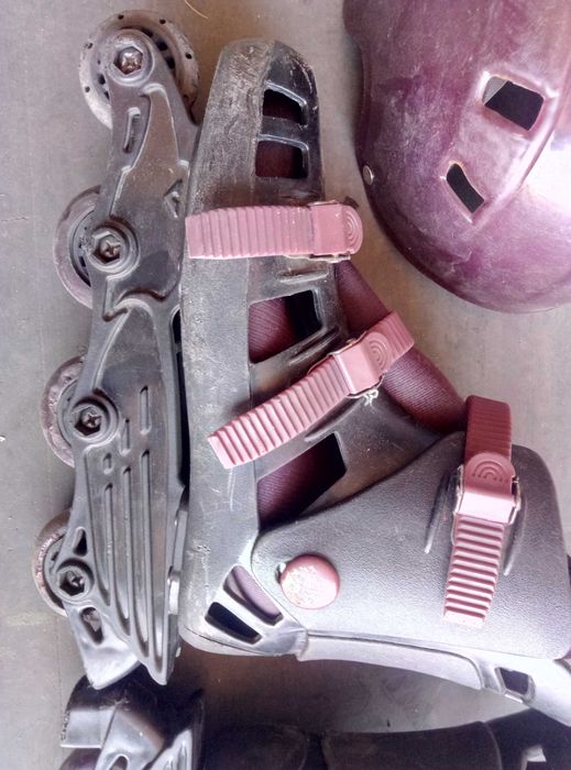 Роликовые коньки