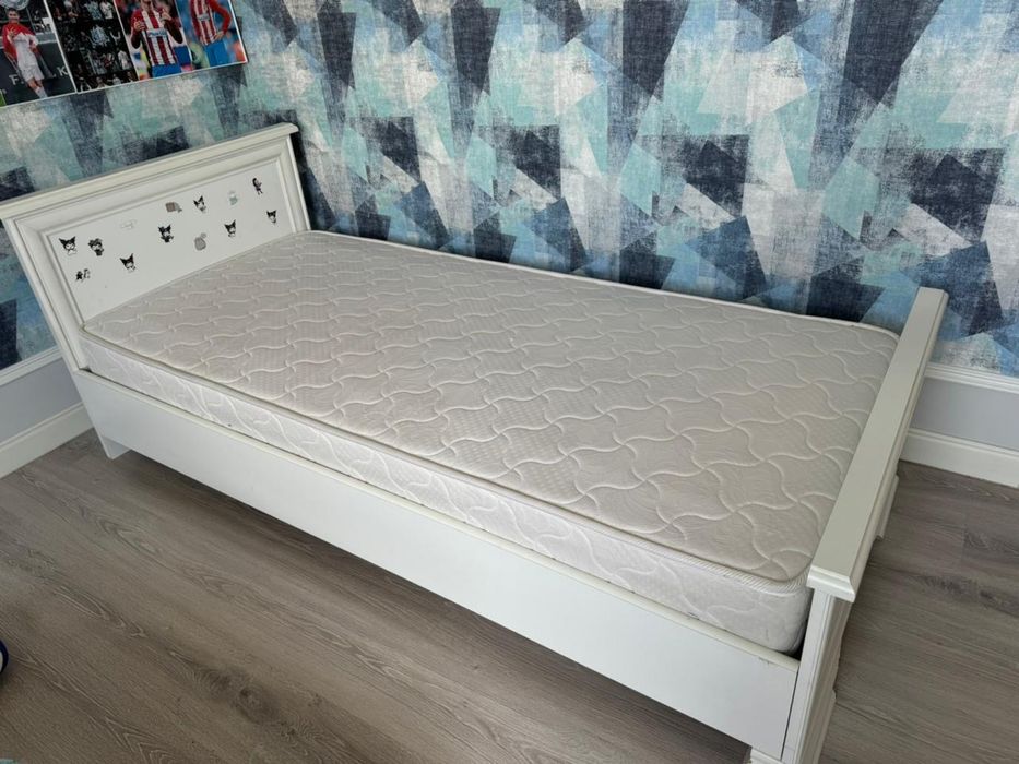 Крвовать 90х200 в хорошем состоянии