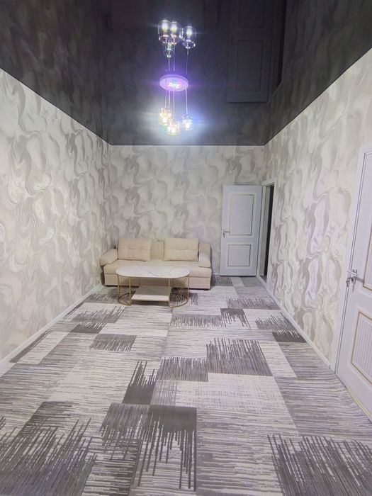 Чиланзар 16. Срочно Продаю 1 переделенная в 2 х. 1 этаж