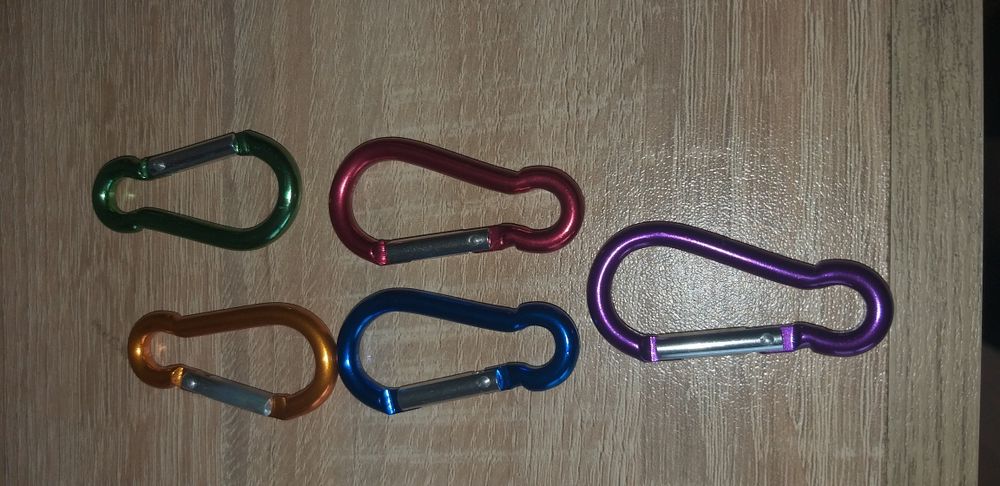 Карабинки чисто нови